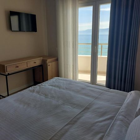 Hotel Demoli Поградец Экстерьер фото