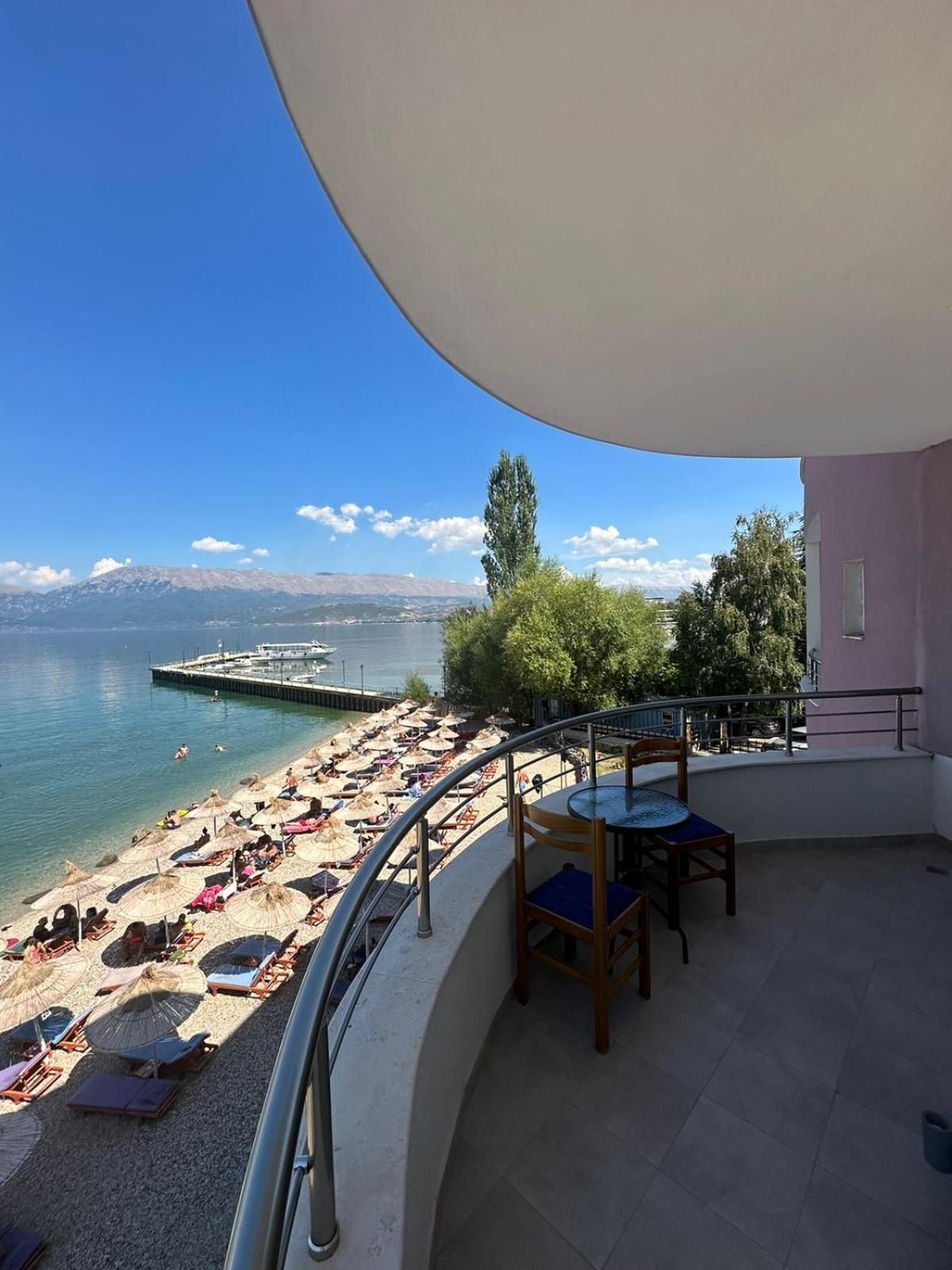 Hotel Demoli Поградец Экстерьер фото