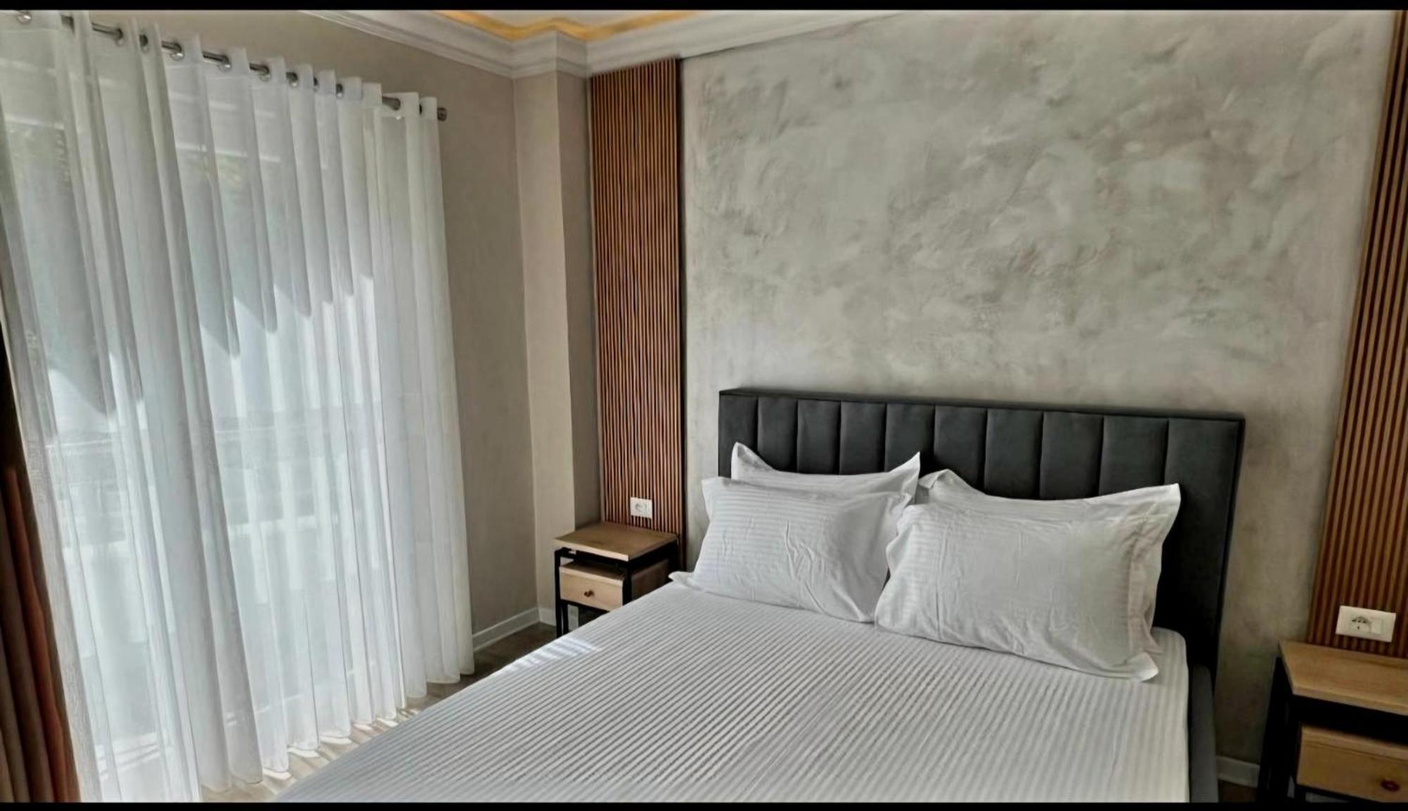 Hotel Demoli Поградец Экстерьер фото