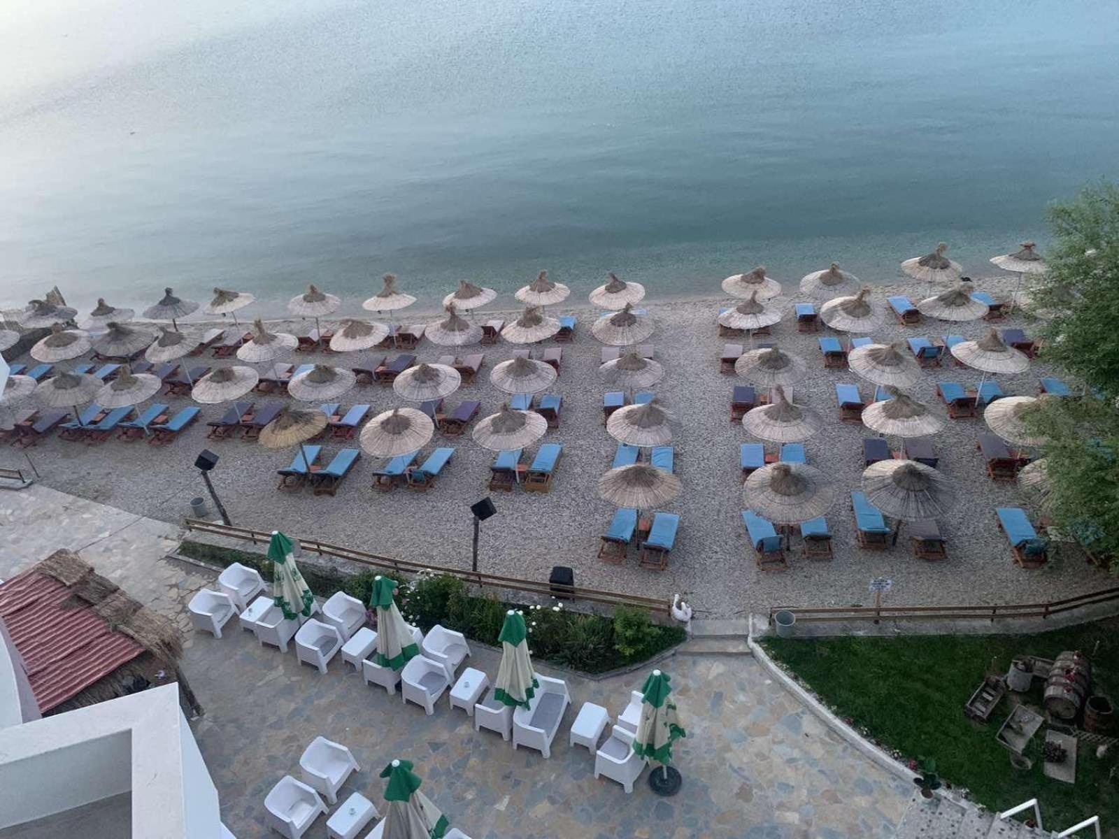 Hotel Demoli Поградец Экстерьер фото